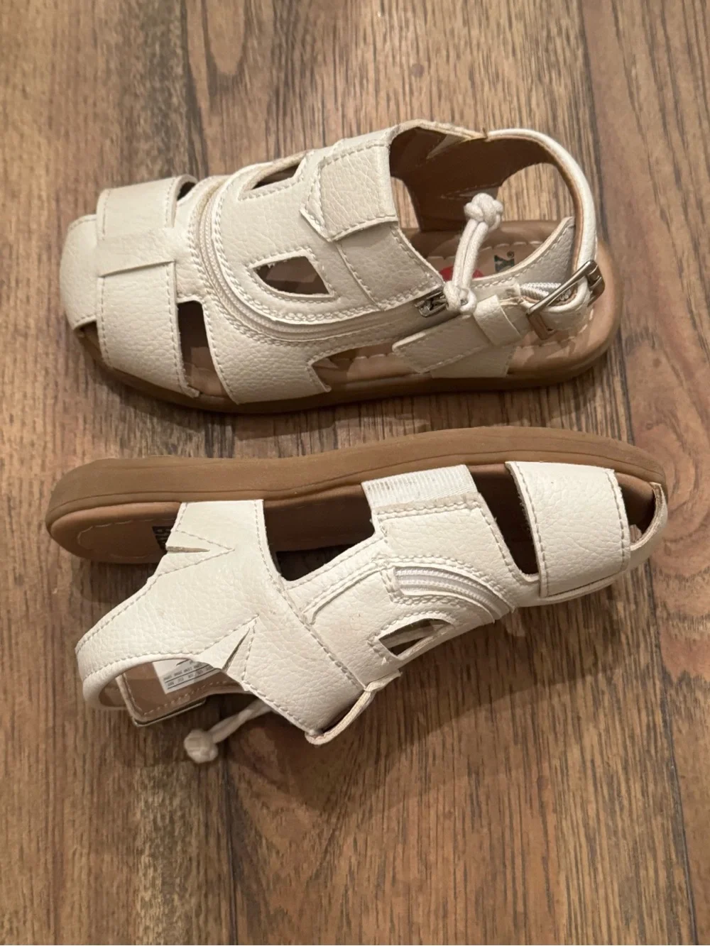 BILLY Footwear - Fisherman sandals 12M white adaptive